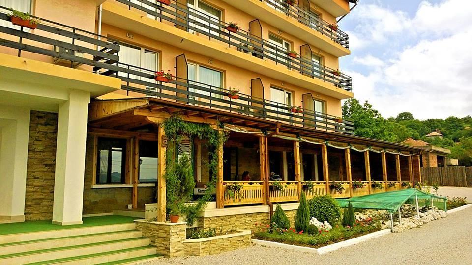 Family Hotel Lipite Tipchenitsa Екстер'єр фото