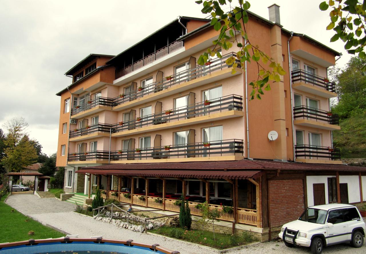Family Hotel Lipite Tipchenitsa Екстер'єр фото
