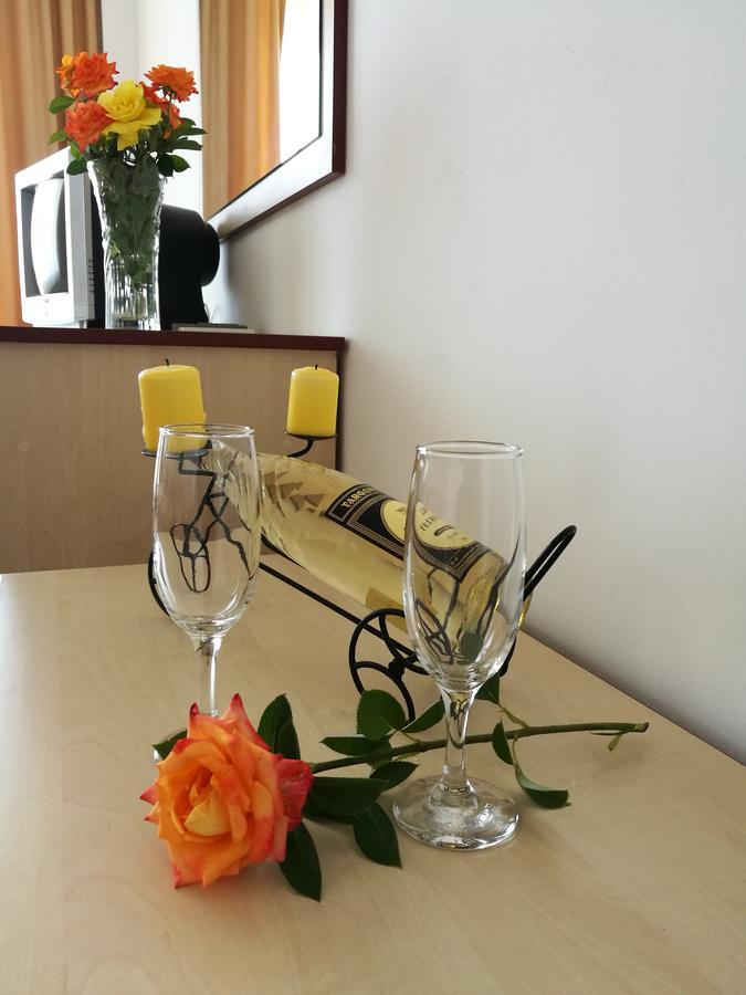 Family Hotel Lipite Tipchenitsa Екстер'єр фото