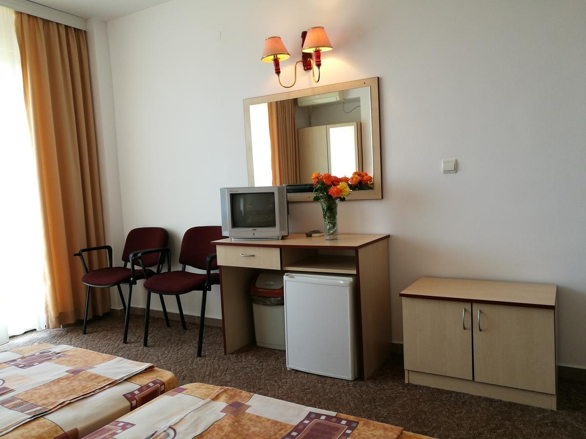 Family Hotel Lipite Tipchenitsa Екстер'єр фото