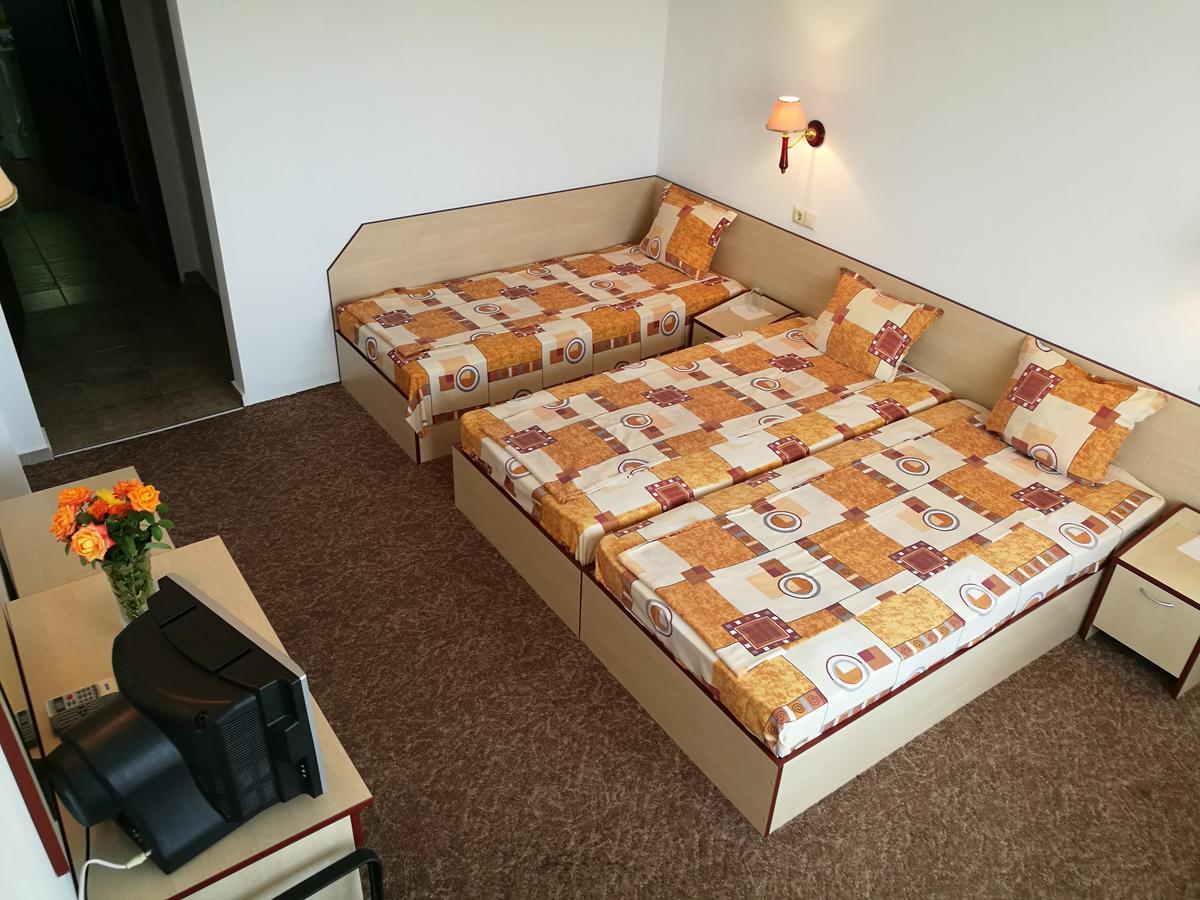 Family Hotel Lipite Tipchenitsa Екстер'єр фото