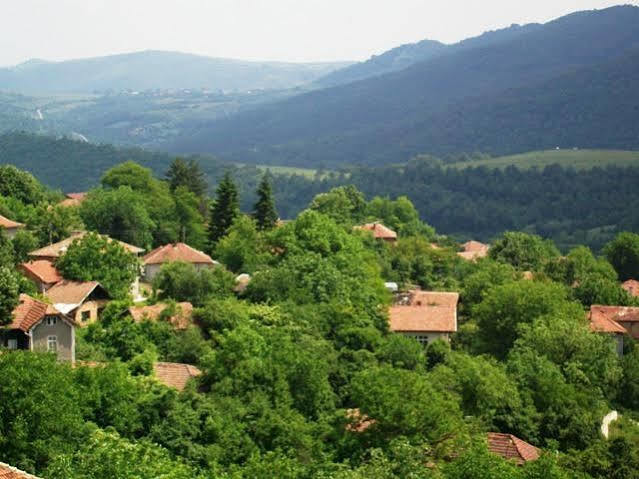 Family Hotel Lipite Tipchenitsa Екстер'єр фото